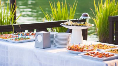 23 things you need for an awesome outdoor summer wedding