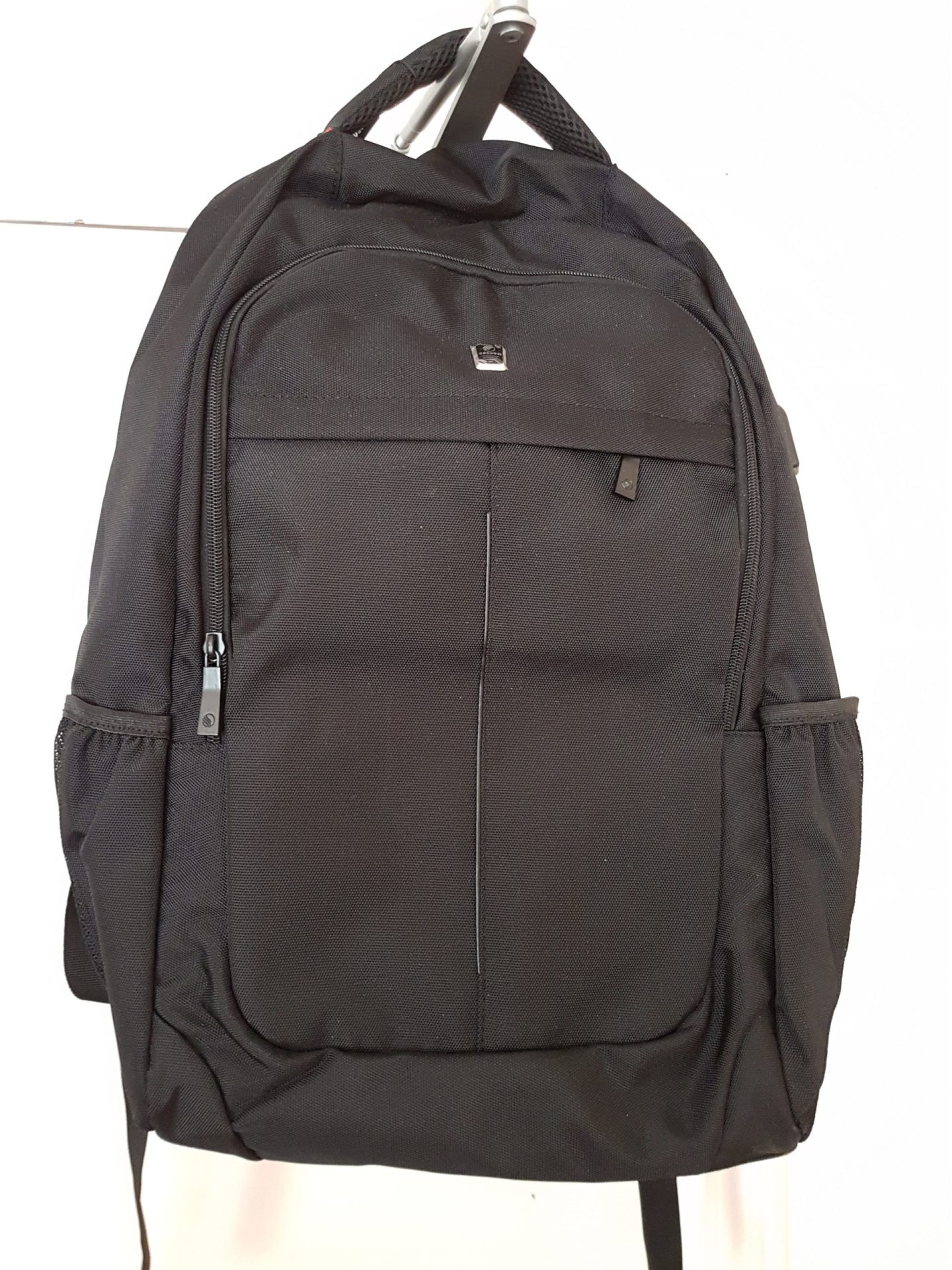 Hygienic Way to Handle Your Backpack in a Public Toilet WC Portables