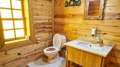 Advantages of a separate WC and bathroom