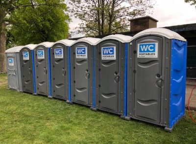 The benefits of portable toilets with strengthened four corners