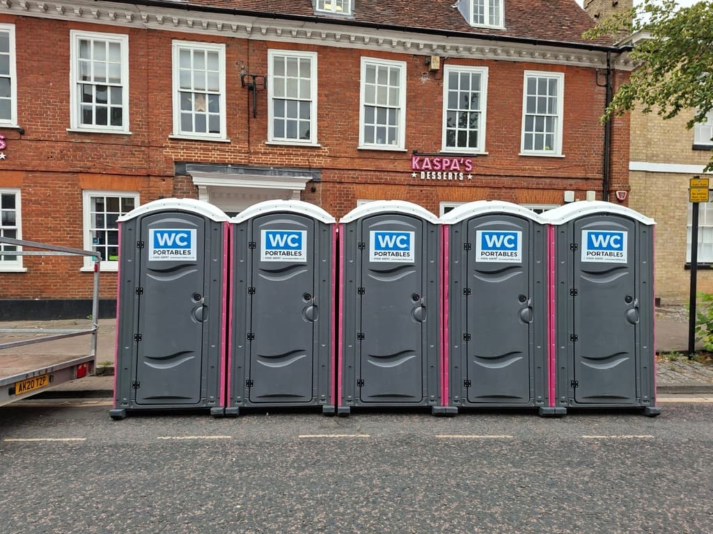 old-town-live-stevenage-wc-portables-3